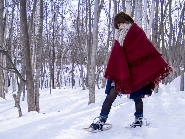 開拓当時の防寒服を着て雪遊び 北海道開拓の村で 冬の生活体験 北海道ファンマガジン