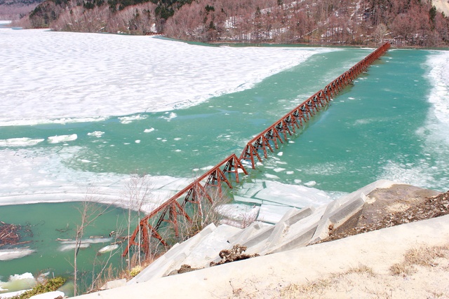 沈む鉄道遺産「三弦橋」を見るなら今!! 新ダム試験湛水で水位上昇中