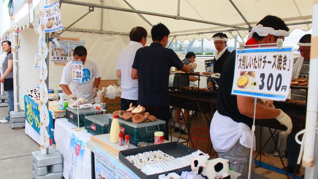 肉料理から串焼きまで―札幌ドームに16市町村のグルメが集結!