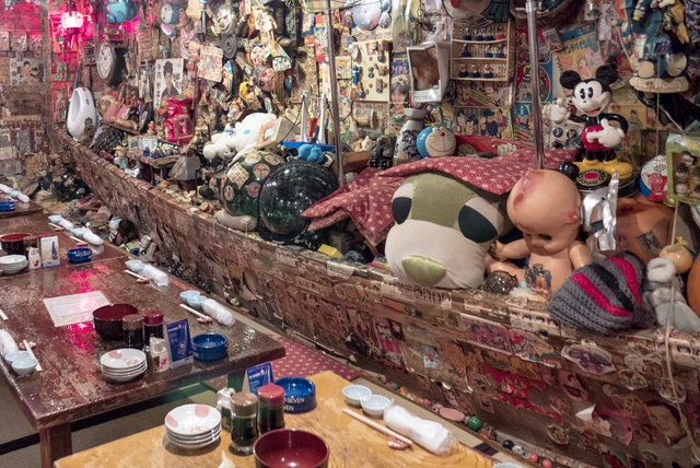 おもちゃやメンコが店内を埋め尽くす 札幌の仰天居酒屋 てっちゃん 北海道ファンマガジン