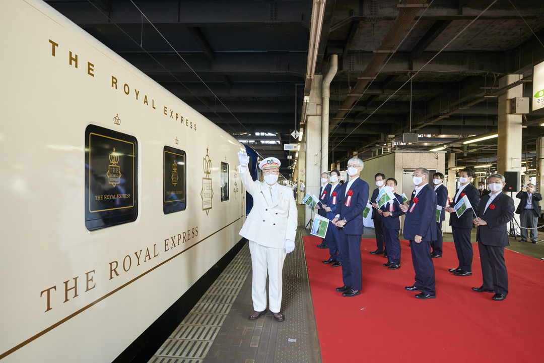 北海道を優雅に周遊！豪華観光列車「ザ・ロイヤルエクスプレス」