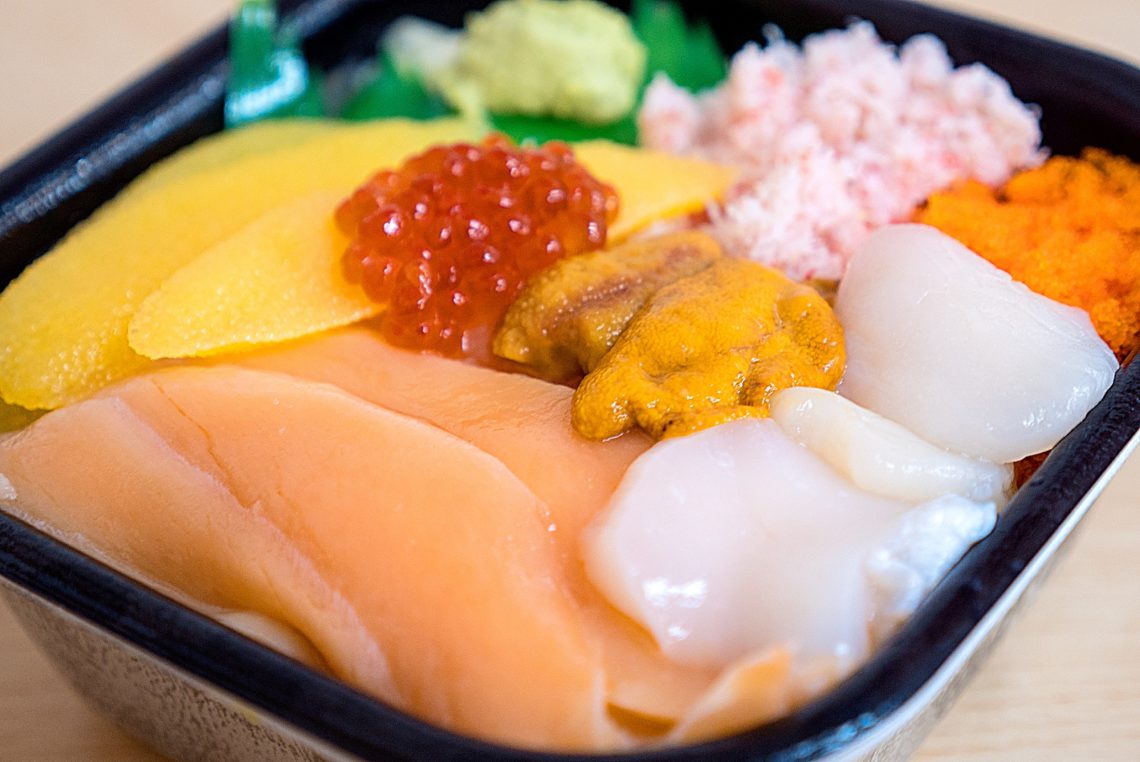 新鮮な海鮮丼が500円で食べられる 札幌 北海丼丸 の迷い方 北海道