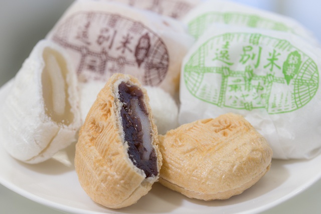 米俵型最中の中に餅が！日本最北端の米どころ遠別町銘菓「たわら最中」